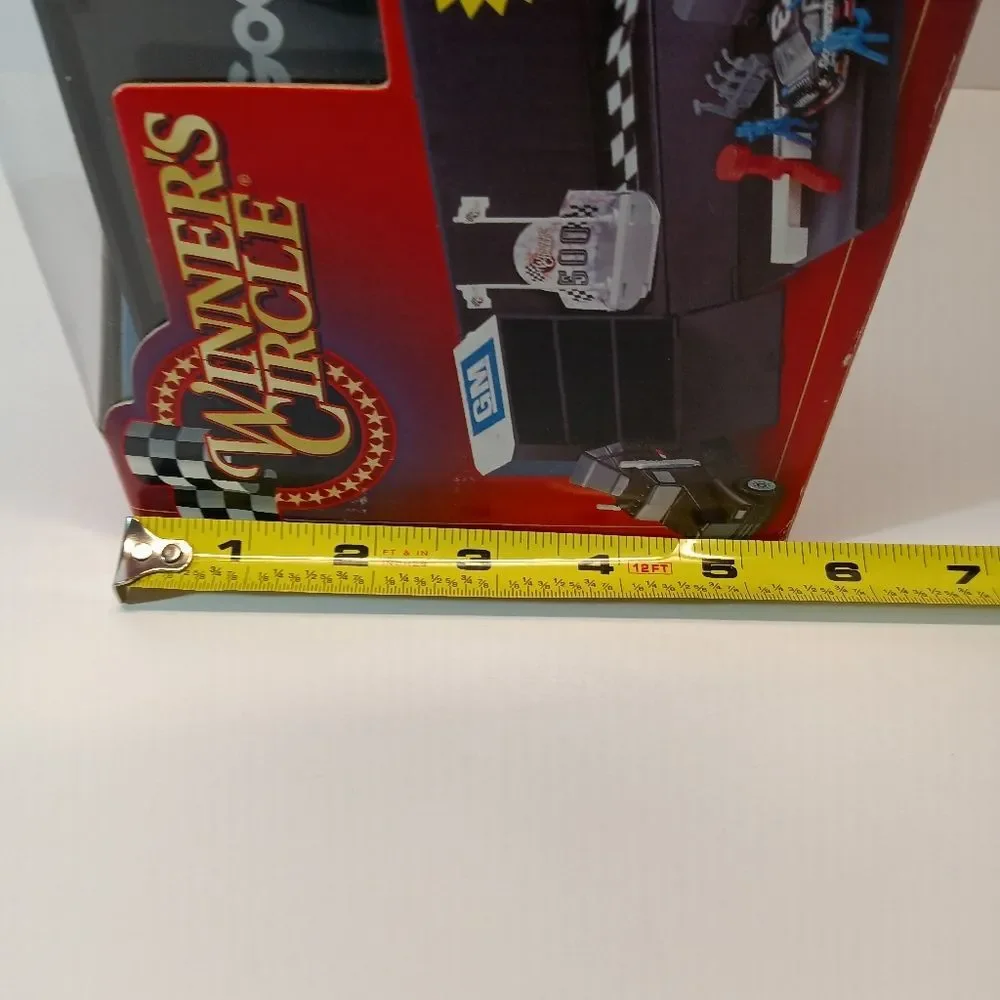 Nascar Winner's Circle Dale Earnhardt #3 Race 'N Play™ Transporter GM Goodwrench